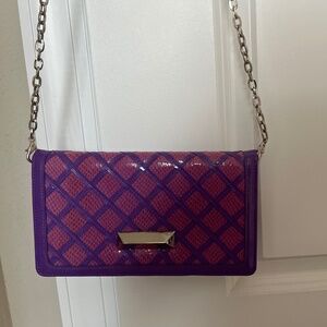 White House, black market, purple pink purse